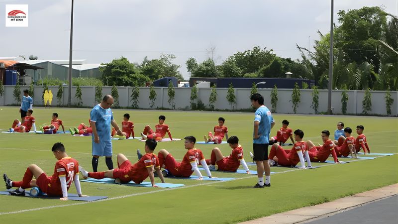 Sân vận động đat chuẩn thi đấu chuyên nghiệp