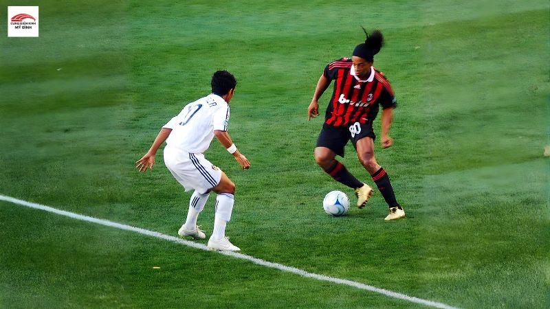 Skill bóng đá khó nhất thế giới - Elastico của Ronaldinho